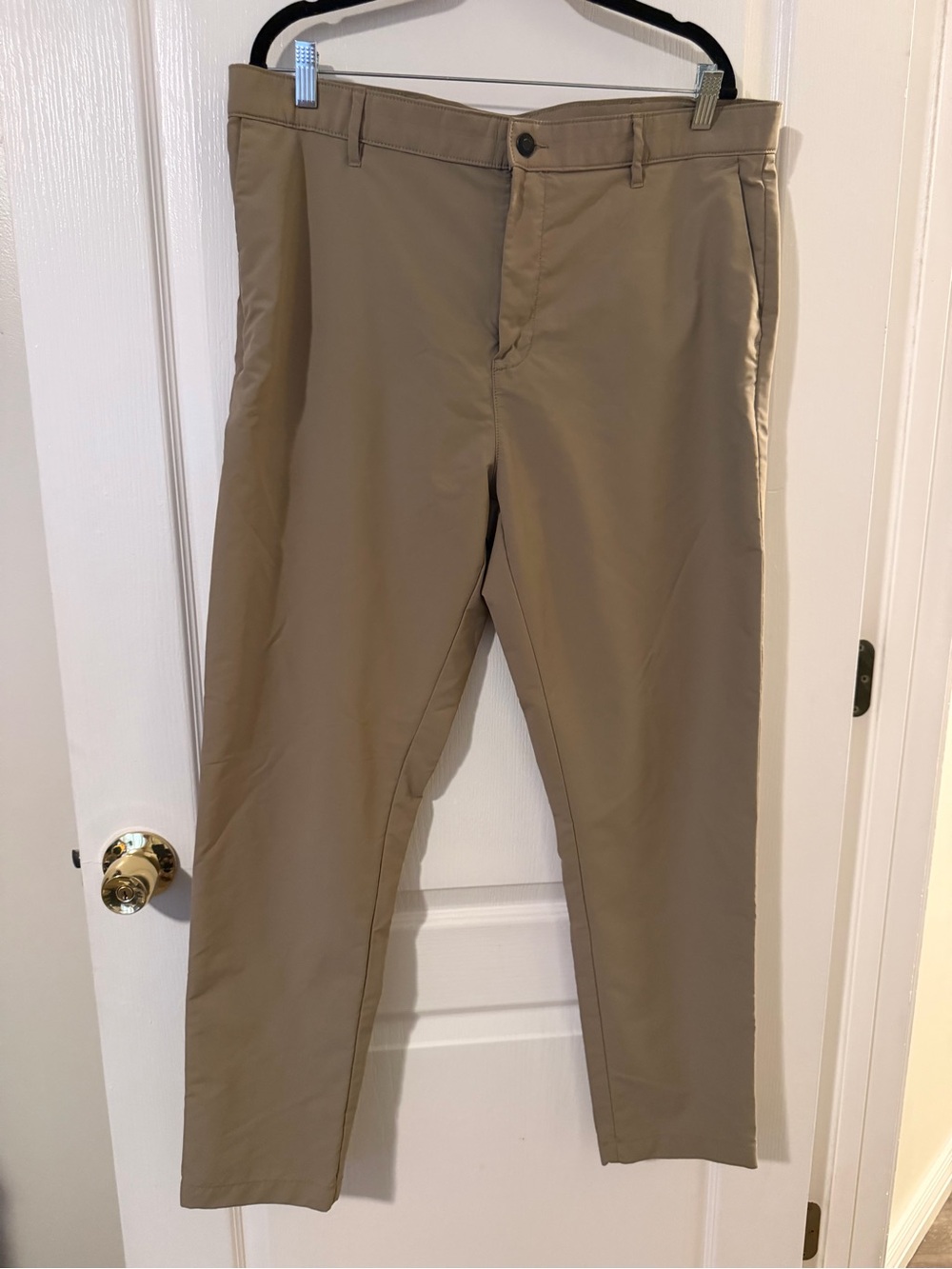 Banana Republic Men's Chino Pants in Light Tan
